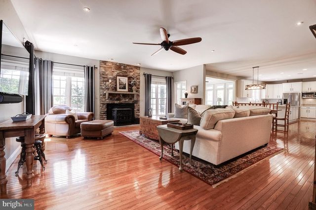 16555 CHESTNUT OVERLOOK DR, Purcellville, VA 20132