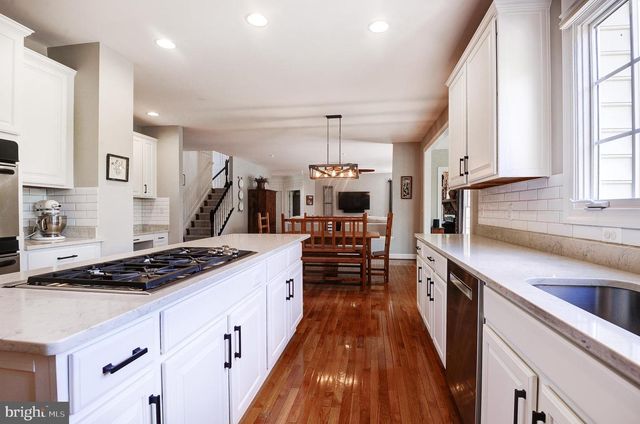 16555 CHESTNUT OVERLOOK DR, Purcellville, VA 20132