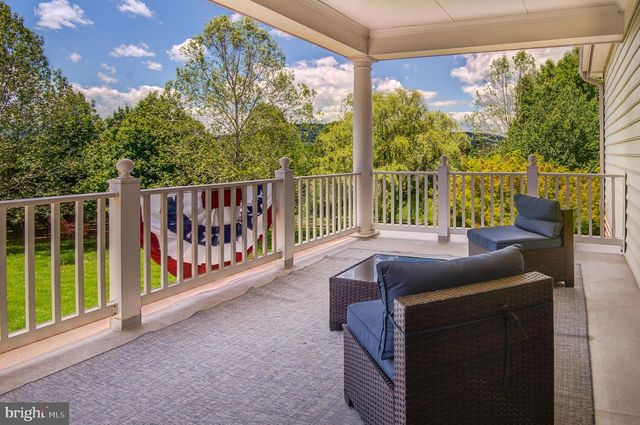 16555 CHESTNUT OVERLOOK DR, Purcellville, VA 20132