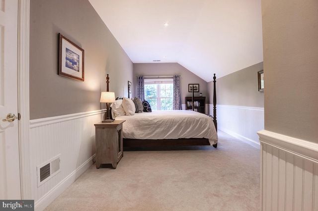 16555 CHESTNUT OVERLOOK DR, Purcellville, VA 20132