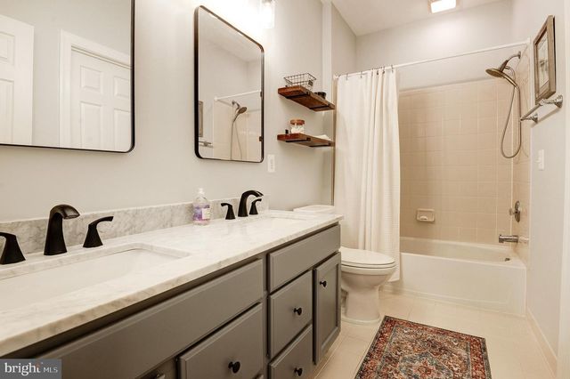 16555 CHESTNUT OVERLOOK DR, Purcellville, VA 20132