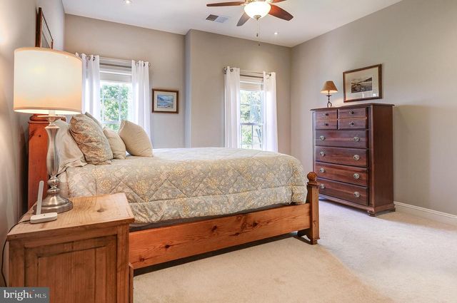 16555 CHESTNUT OVERLOOK DR, Purcellville, VA 20132