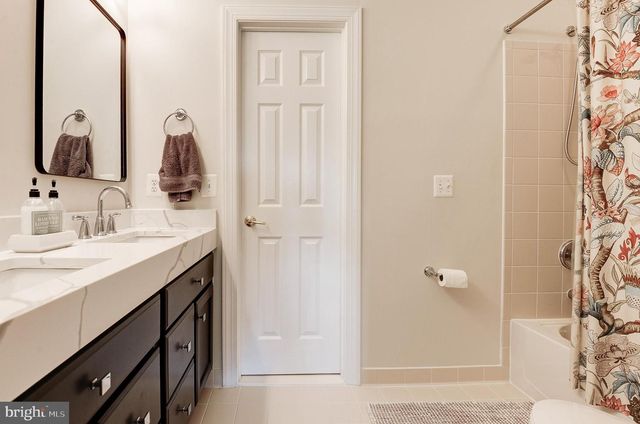 16555 CHESTNUT OVERLOOK DR, Purcellville, VA 20132