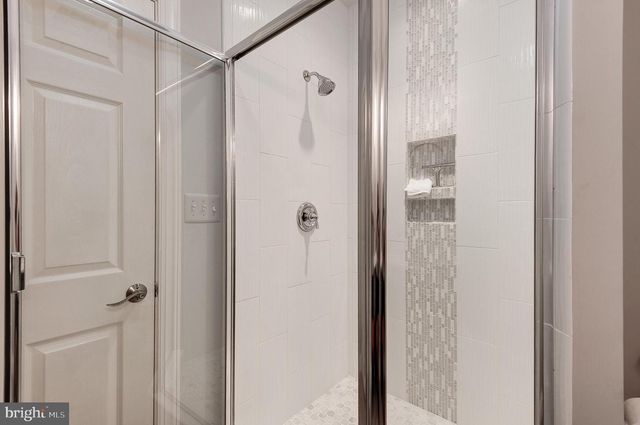 16555 CHESTNUT OVERLOOK DR, Purcellville, VA 20132