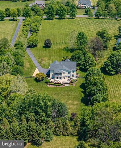16555 CHESTNUT OVERLOOK DR, Purcellville, VA 20132