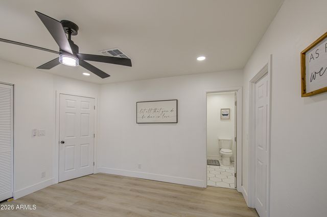 6427 W LAWRENCE Road, Glendale, AZ 85301