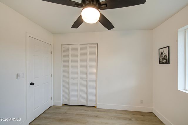 6427 W LAWRENCE Road, Glendale, AZ 85301