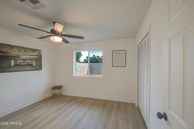 6427 W LAWRENCE Road, Glendale, AZ 85301
