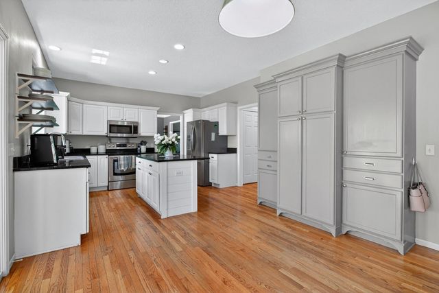 2611 Heather Glen Circle, Bettendorf, IA 52722