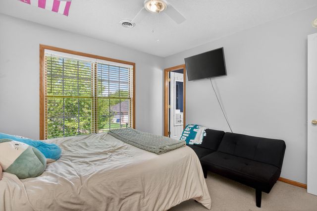 2611 Heather Glen Circle, Bettendorf, IA 52722