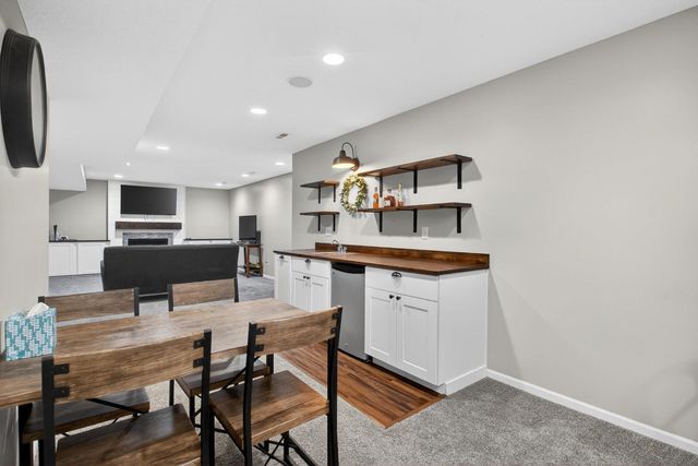2611 Heather Glen Circle, Bettendorf, IA 52722