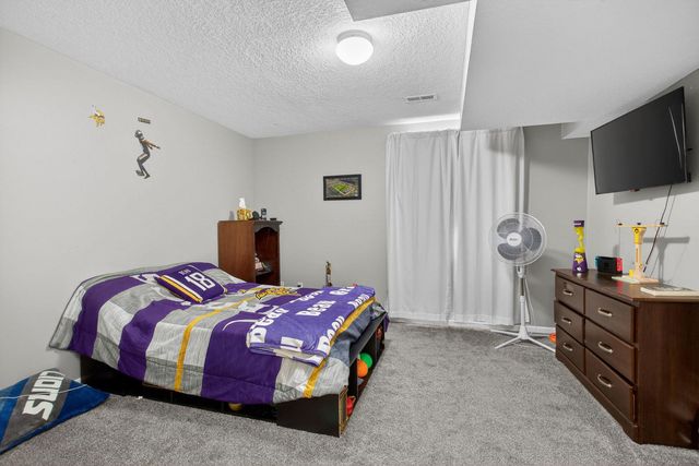 2611 Heather Glen Circle, Bettendorf, IA 52722