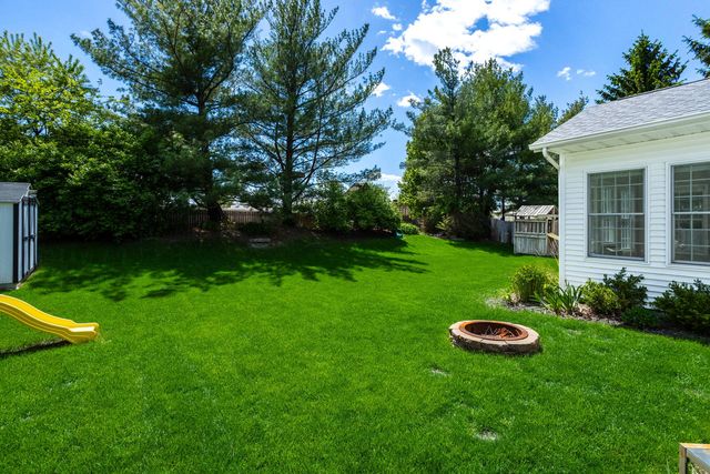 2611 Heather Glen Circle, Bettendorf, IA 52722