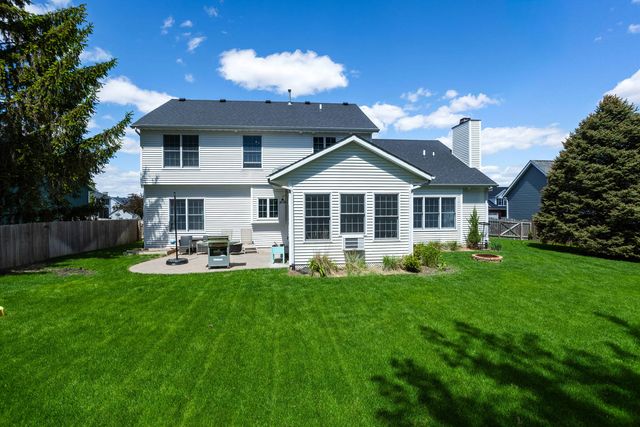2611 Heather Glen Circle, Bettendorf, IA 52722