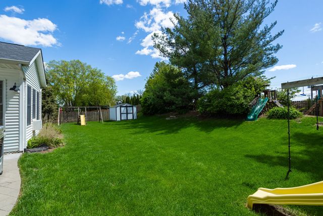 2611 Heather Glen Circle, Bettendorf, IA 52722