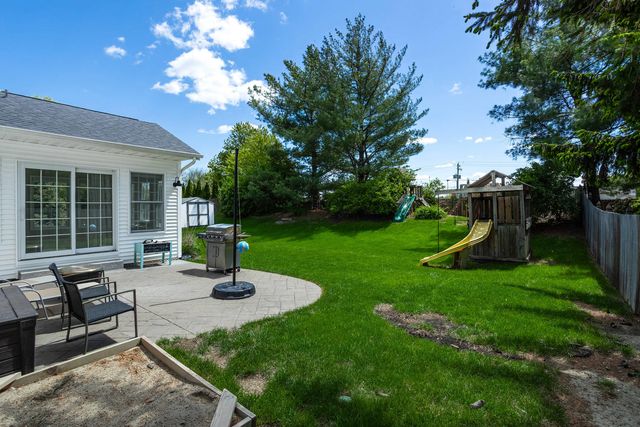 2611 Heather Glen Circle, Bettendorf, IA 52722