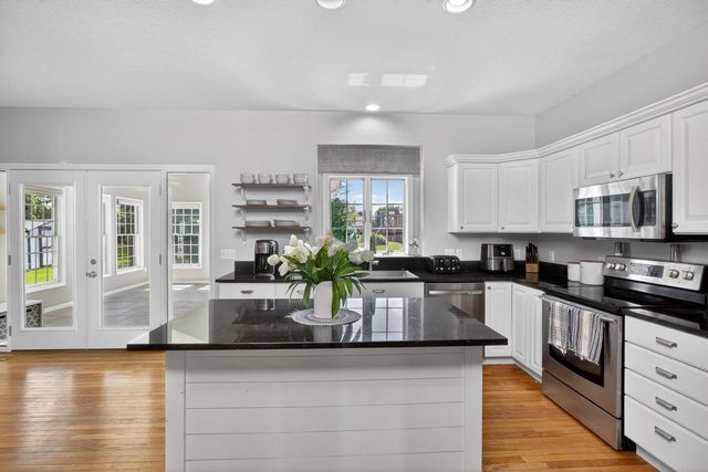 2611 Heather Glen Circle, Bettendorf, IA 52722