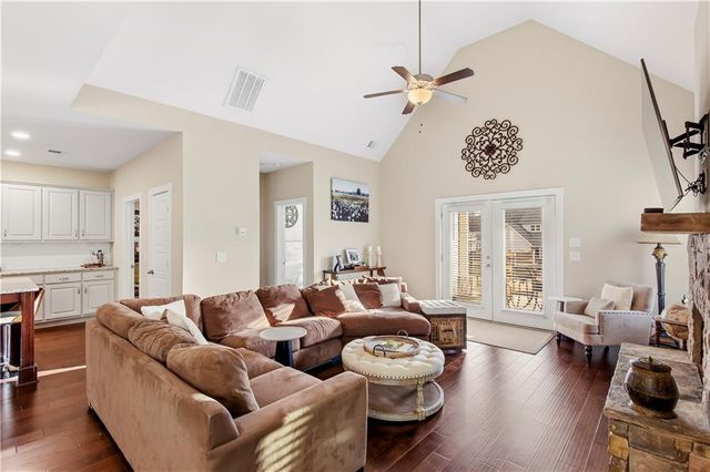 40 E Second Street, Newnan, GA 30263