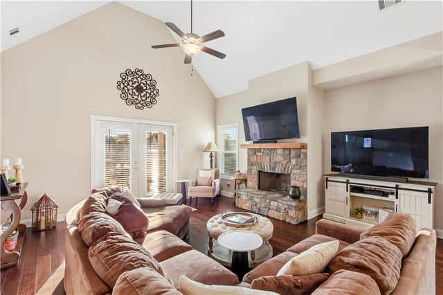 40 E Second Street, Newnan, GA 30263