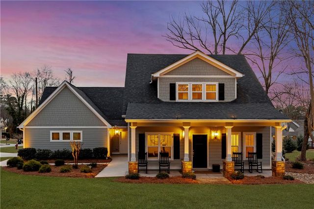 40 E Second Street, Newnan, GA 30263