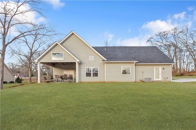 40 E Second Street, Newnan, GA 30263