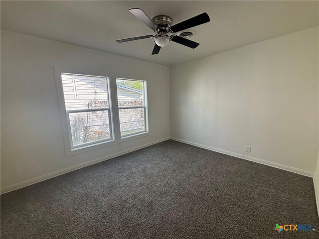 2111 E Red River Street, Victoria, TX 77901