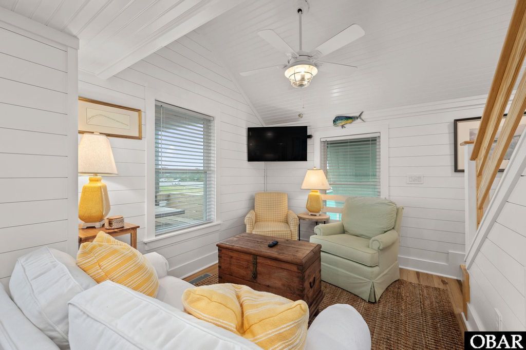 Image 3 of property listing at 104 E Soundside Road, Nags Head, NC 27959