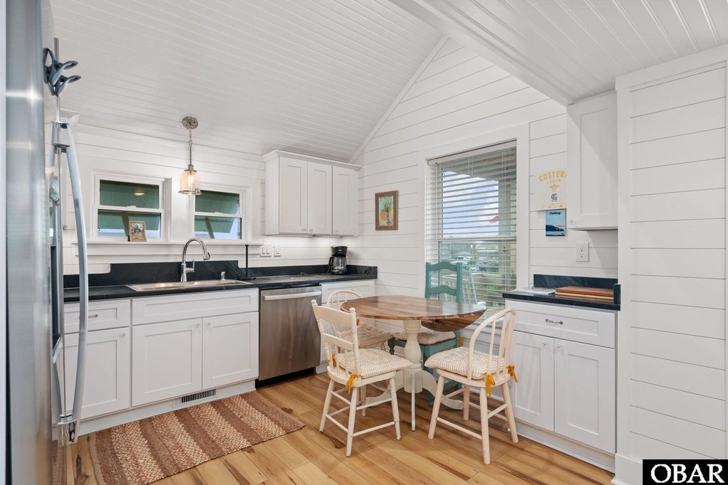 Image 7 of property listing at 104 E Soundside Road, Nags Head, NC 27959