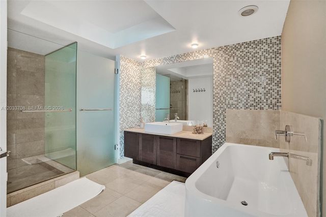 150 Sunny Isles Blvd 1-1601, Sunny Isles Beach, FL 33160