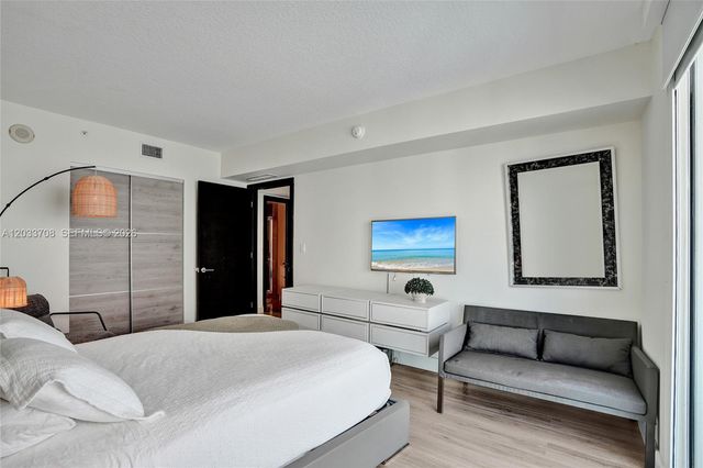 150 Sunny Isles Blvd 1-1601, Sunny Isles Beach, FL 33160
