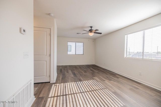 1135 E CHIPMAN Road, Phoenix, AZ 85040