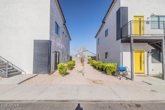 1135 E CHIPMAN Road, Phoenix, AZ 85040