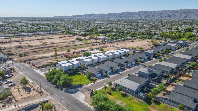 1135 E CHIPMAN Road, Phoenix, AZ 85040