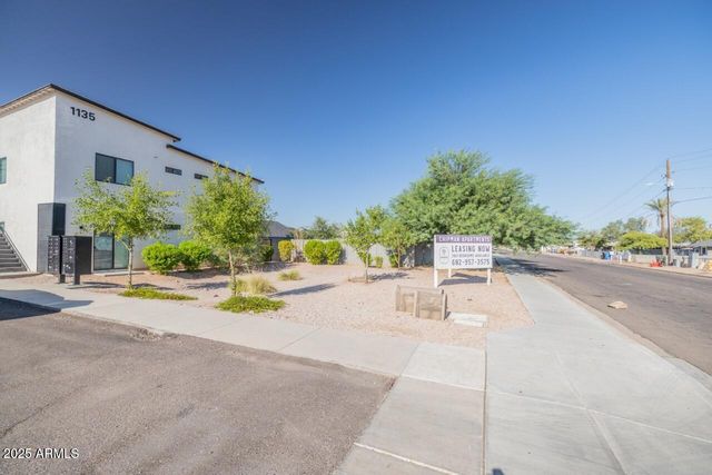 1135 E CHIPMAN Road, Phoenix, AZ 85040