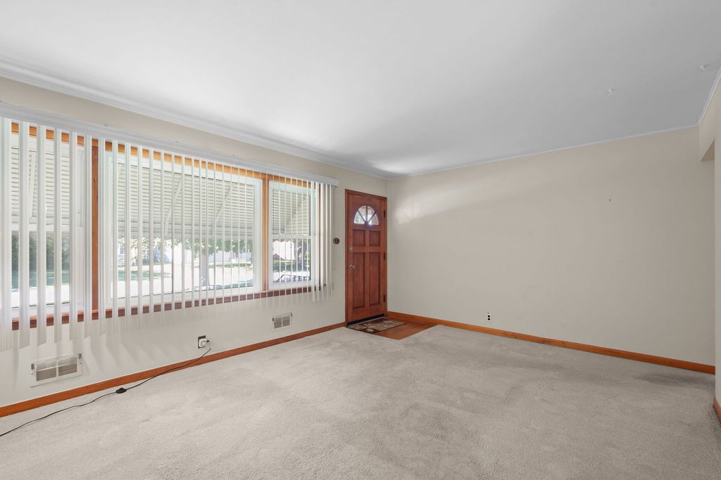8729 S 51st Avenue, Oak Lawn, IL 60453 — photo 2