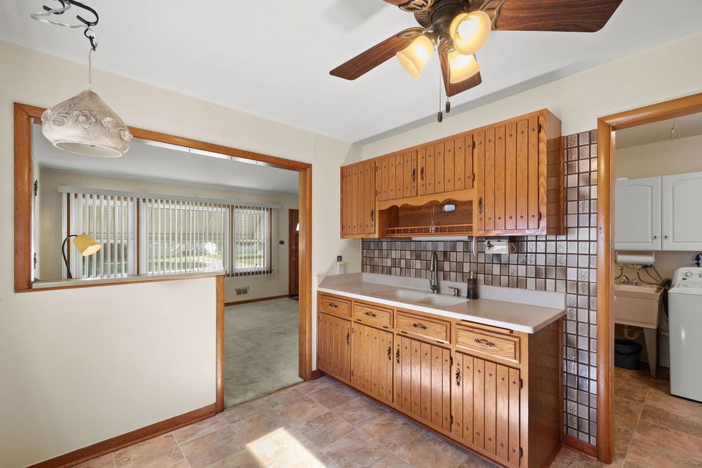 8729 S 51st Avenue, Oak Lawn, IL 60453 — photo 4