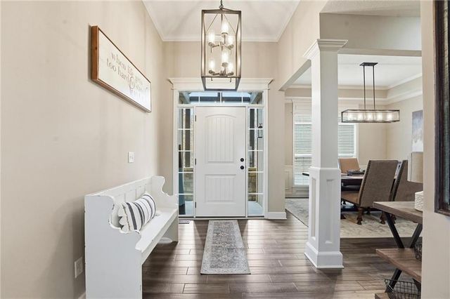 5920 S National Drive, Parkville, MO 64152