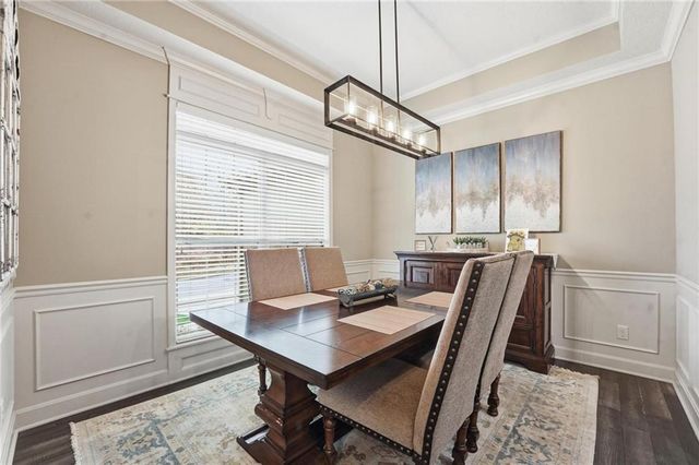 5920 S National Drive, Parkville, MO 64152