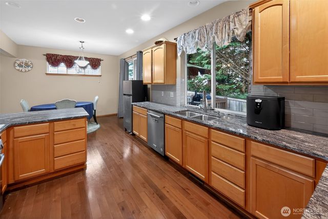 11221 SE 216th Street, Kent, WA 98031