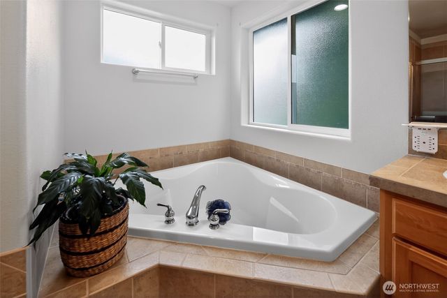 11221 SE 216th Street, Kent, WA 98031