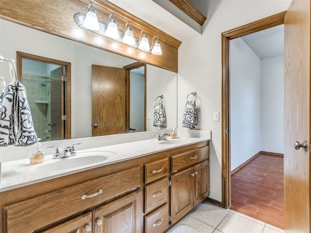 450 Hickory Hill Drive, Choctaw, OK 73020