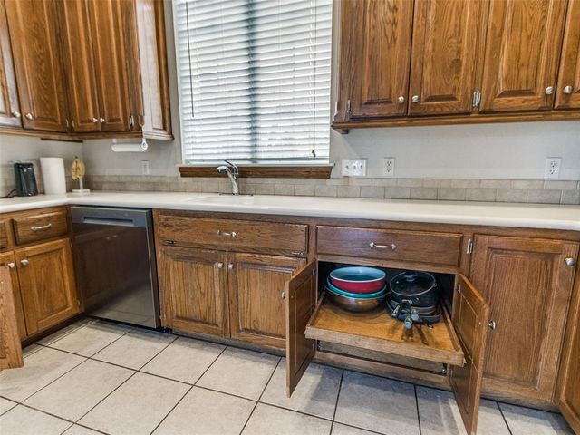 450 Hickory Hill Drive, Choctaw, OK 73020