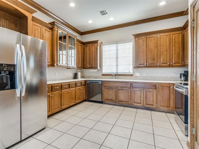 450 Hickory Hill Drive, Choctaw, OK 73020