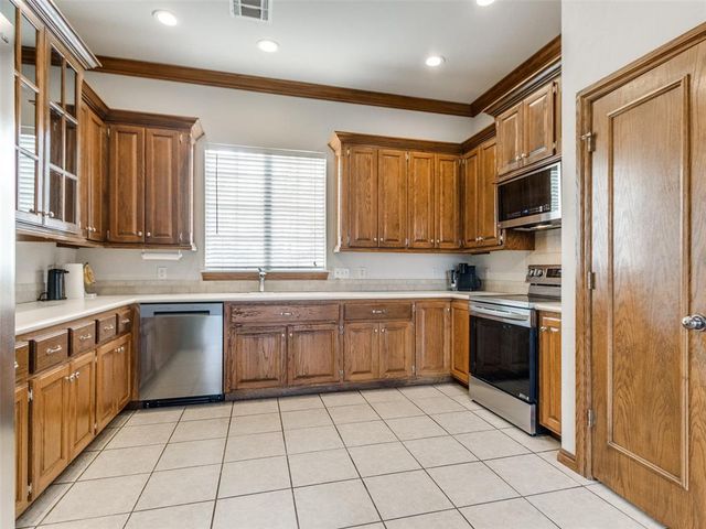 450 Hickory Hill Drive, Choctaw, OK 73020