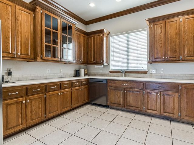 450 Hickory Hill Drive, Choctaw, OK 73020