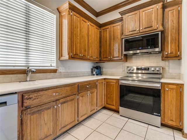 450 Hickory Hill Drive, Choctaw, OK 73020