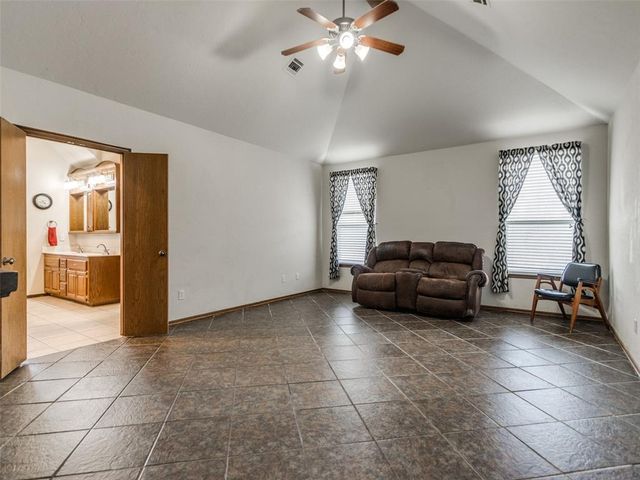 450 Hickory Hill Drive, Choctaw, OK 73020