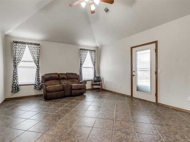 450 Hickory Hill Drive, Choctaw, OK 73020