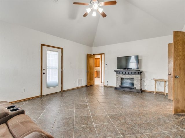 450 Hickory Hill Drive, Choctaw, OK 73020
