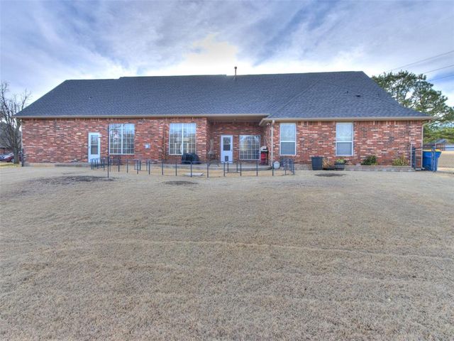 450 Hickory Hill Drive, Choctaw, OK 73020